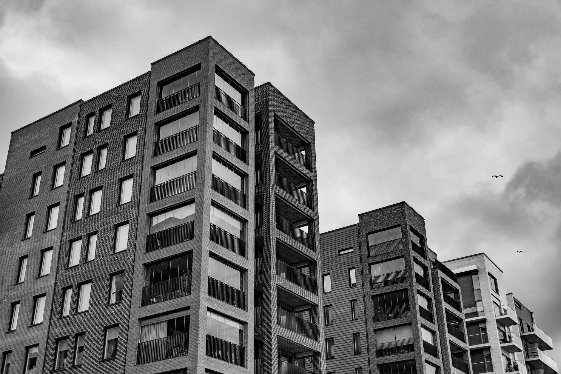 Maltepe’de modern konut binaları — Eyüp Tesisat su kaçağı tespiti ve tıkanıklık açma hizmet bölgesi