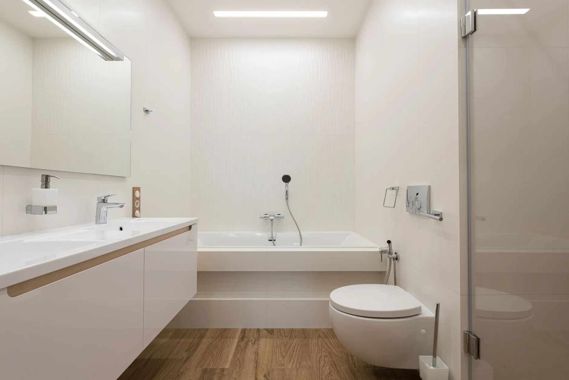 Tuvalet tıkanıklığı açma hizmeti — temiz banyo ve klozet